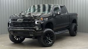 Lifted 2026 Chevrolet Silverado 1500 LT Trail Boss Midnight Edition Short Bed w/ Premium Pkg & Sunroo