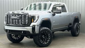 Lifted 2025 GMC Sierra 3500HD Denali Ultimate Short Bed w/ Sunroof