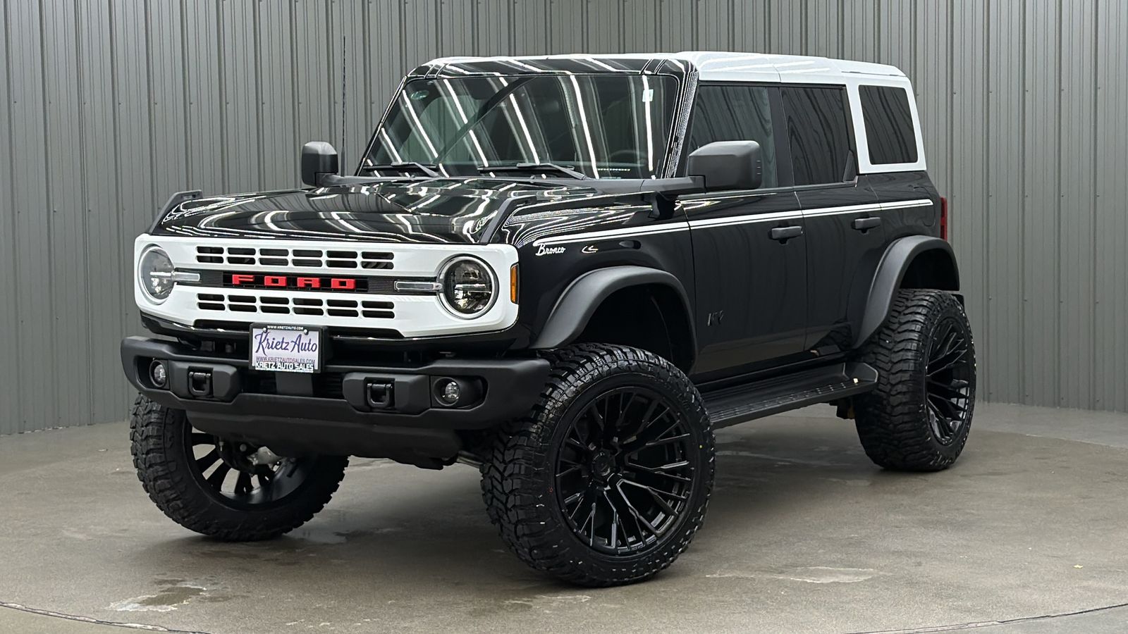 Lifted 2025 Ford Bronco Heritage Edition w/ 662A & Hard Top