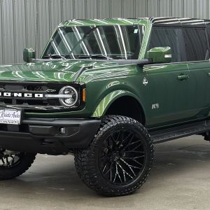 Lifted 2025 Ford Bronco Outer Banks w/ 314A Lux Pkg & Hard Top