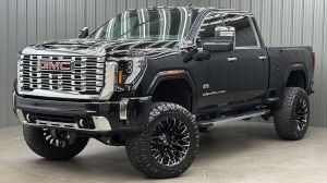 Lifted 2025 GMC Sierra 3500HD Denali Reserve Short Bed w/ Tech & Sunroof