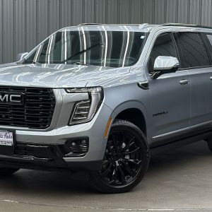 2025 GMC Yukon XL Denali w/ COLORMATCH, Power Steps & Sunroof