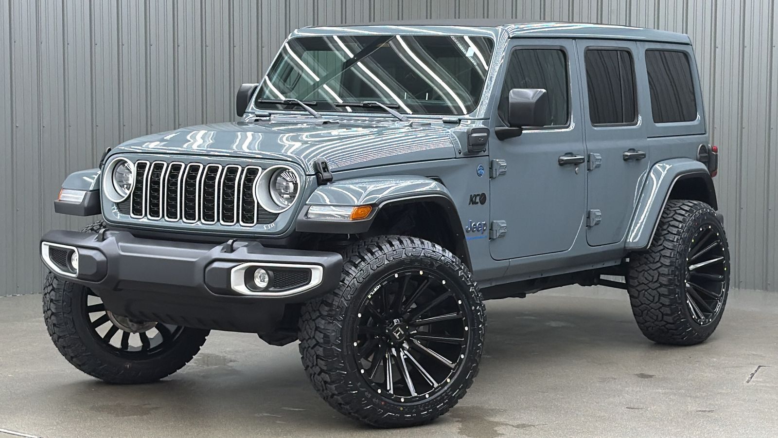 Lifted 2025 Jeep Wrangler Sahara 4xe w/ Active Safety & Sky Top