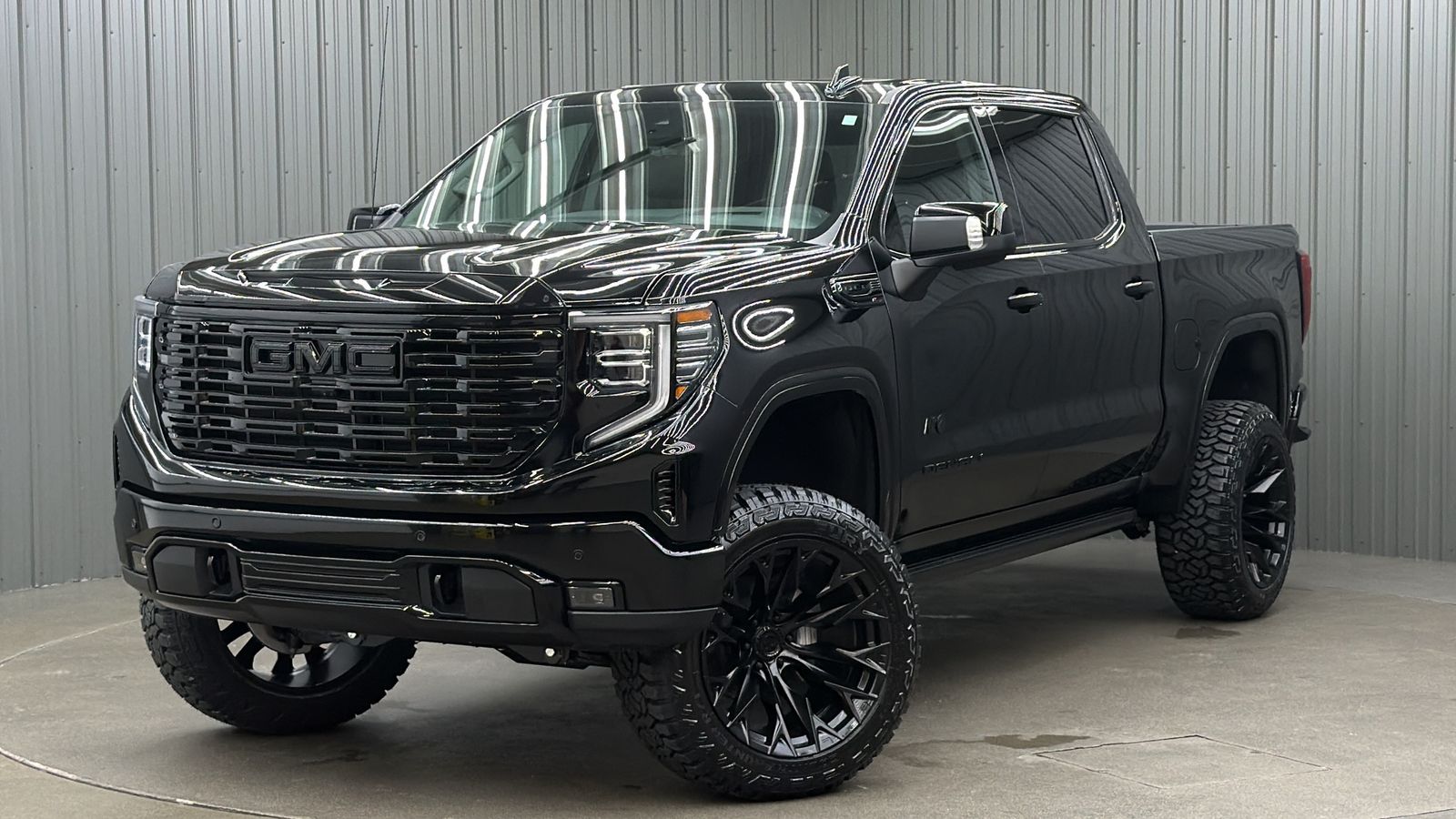 Lifted 2025 GMC Sierra 1500 Denali Reserve Short Bed w/ COLORMATCH, Tech & Sunroof