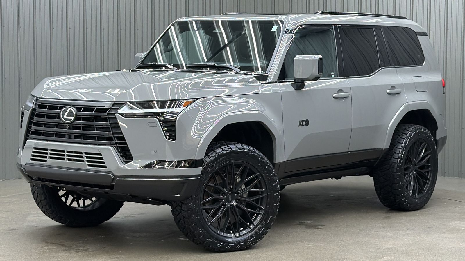 Lifted 2026 Lexus GX 550 Luxury+ w/ Cold Weather, Heads-Up & Sunroof