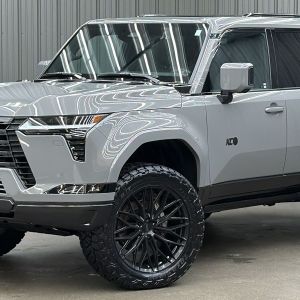 Lifted 2026 Lexus GX 550 Luxury+ w/ Cold Weather, Heads-Up & Sunroof