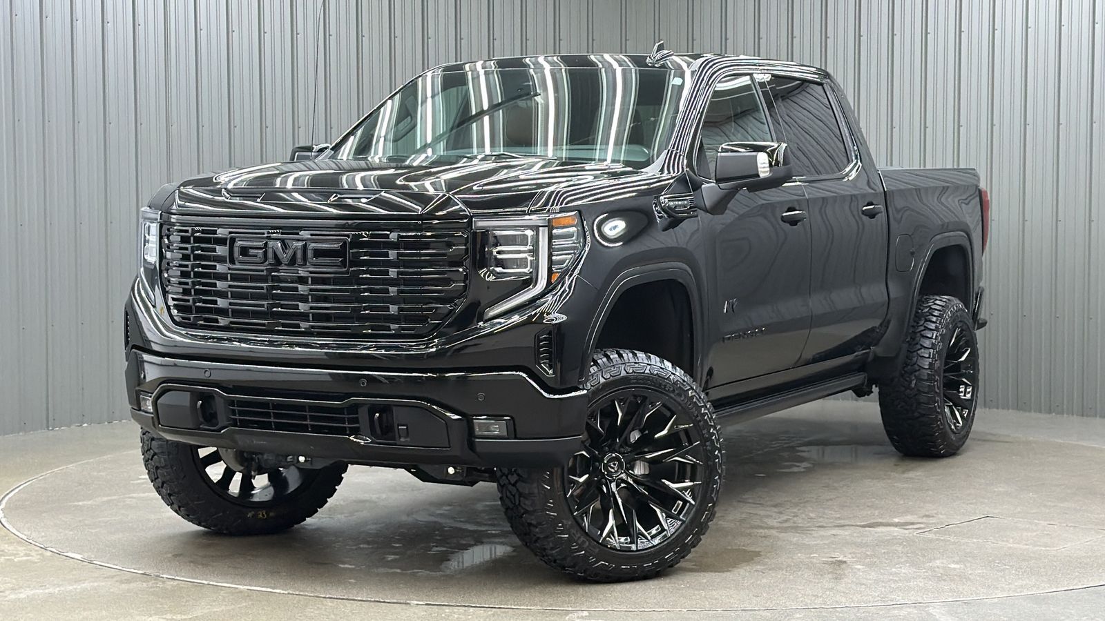 Lifted 2025 GMC Sierra 1500 Denali Ultimate Short Bed w/ COLORMATCH & Sunroof