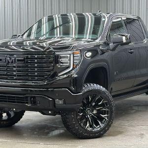 Lifted 2025 GMC Sierra 1500 Denali Ultimate Short Bed w/ COLORMATCH & Sunroof