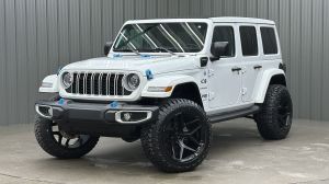 Lifted 2024 Jeep Wrangler Sahara 4xe w/ Tech & Sky Top