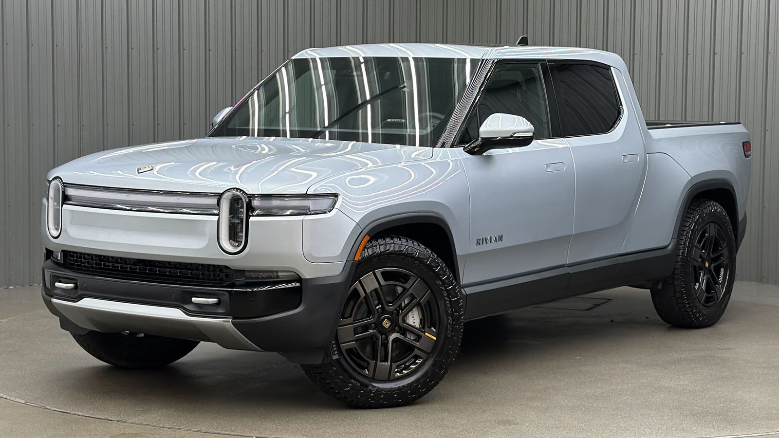 2025 Rivian R1T Adventure Dual Motor Standard Pack