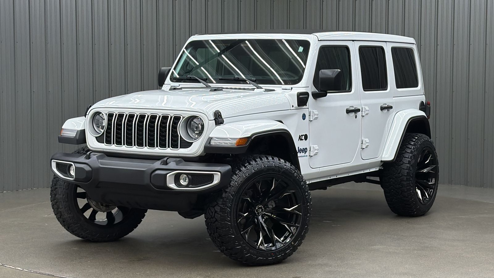 Lifted 2025 Jeep Wrangler Sahara 4xe w/ Active Safety & Sky Top