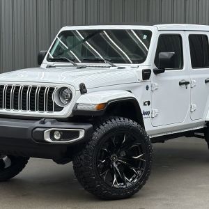 Lifted 2025 Jeep Wrangler Sahara 4xe w/ Active Safety & Sky Top