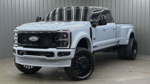 Lifted 2026 Ford F-450SD Platinum Long Bed FX4 w/ COLORMATCH, 773A & Moonroof