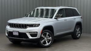 2024 Jeep Grand Cherokee 4xe w/ Luxury Tech Group II & Sunroof