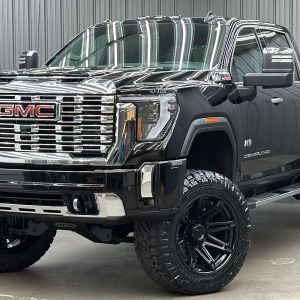 Lifted 2025 GMC Sierra 3500HD Denali Reserve Short Bed w/ Tech & Sunroof