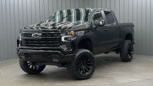 Lifted 2026 Chevrolet Silverado 1500 LT Trail Boss Premium Pkg Short Bed w/ Dark Appearance & Sunroof