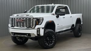 Lifted 2025 GMC Sierra 3500HD Denali Reserve Short Bed w/ Tech & Sunroof