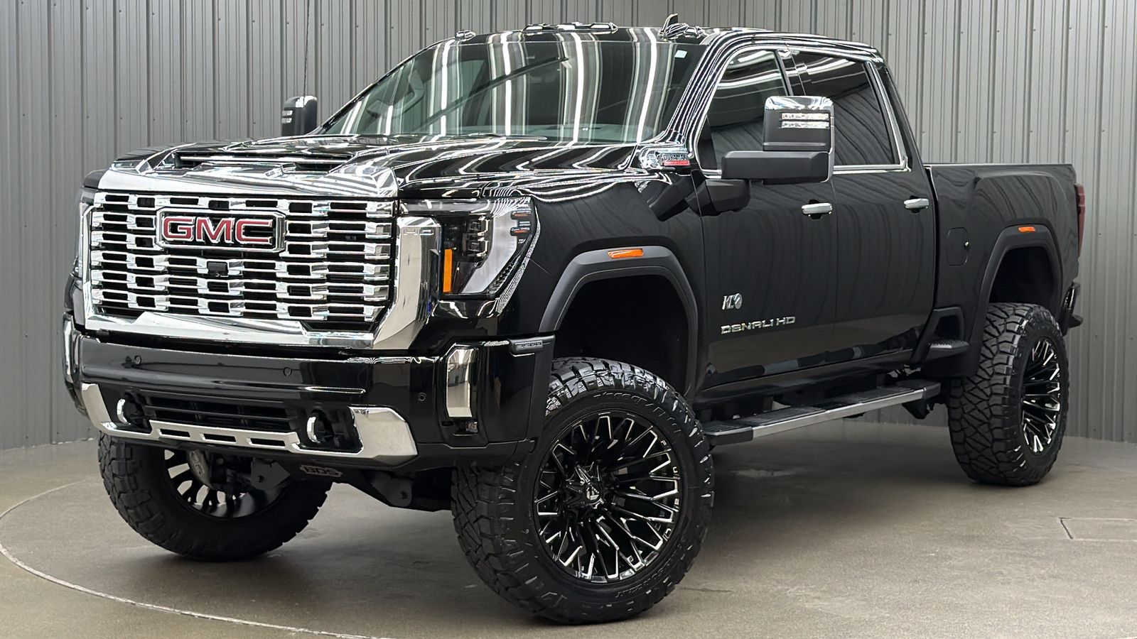 2025 GMC Sierra Denali 4WD Crew Cab Standard Box SRW's photo