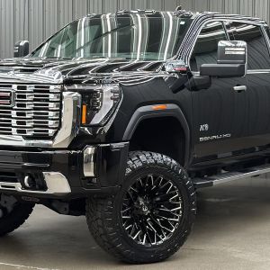 Lifted 2025 GMC Sierra 3500HD Denali Reserve Short Bed w/ Tech & Sunroof