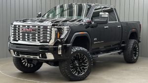 Lifted 2025 GMC Sierra 3500HD Denali Reserve Short Bed w/ Tech & Sunroof