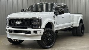 Lifted 2026 Ford F-450SD Platinum PLUS Long Bed w/ COLORMATCH, 773A & Moonroof
