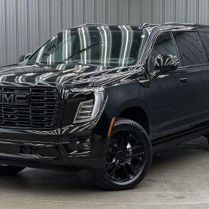 2026 GMC Yukon XL Denali w/ COLORMATCH, Power Steps & Sunroof