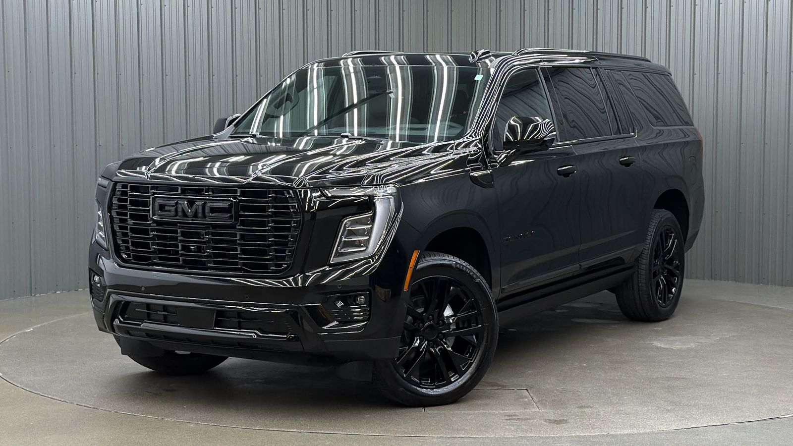 2026 GMC Yukon XL Denali w/ COLORMATCH, Power Steps & Sunroof