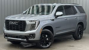 2026 GMC Yukon Denali w/ COLORMATCH, Power Steps & Sunroof