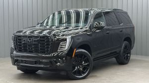 2026 GMC Yukon Denali w/ COLORMATCH, Power Steps & Sunroof