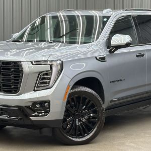 2026 GMC Yukon Denali w/ COLORMATCH, Power Steps & Sunroof