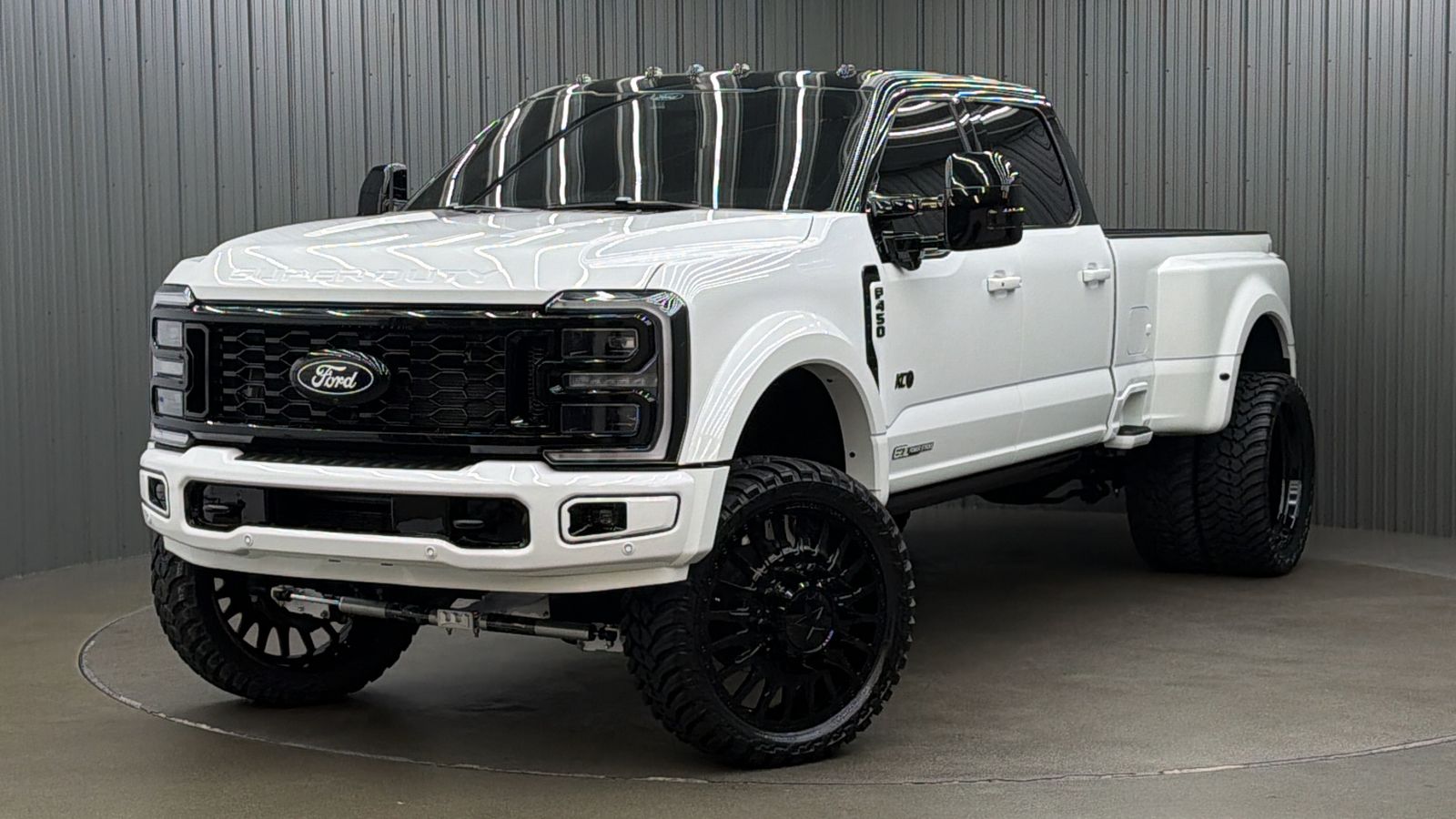 Lifted 2026 Ford F-450SD Platinum PLUS FX4 Long Bed w/ COLORMATCH, 773A & Moonroof