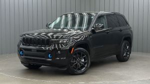 2023 Jeep Grand Cherokee 4xe Anniversary Edition w/ Sunroof