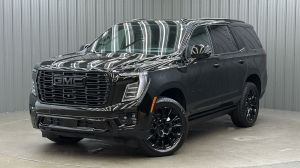 2026 GMC Yukon Denali w/ COLORMATCH, Power Steps & Sunroof