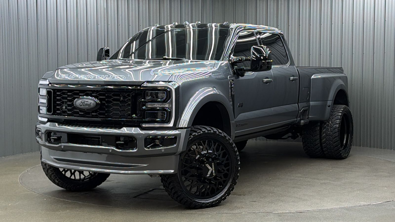 2026 Ford F-450 Platinum 4x4 Crew Cab 8' Box DRW's photo