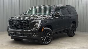 2026 GMC Yukon Denali w/ COLORMATCH, Power Steps & Sunroof