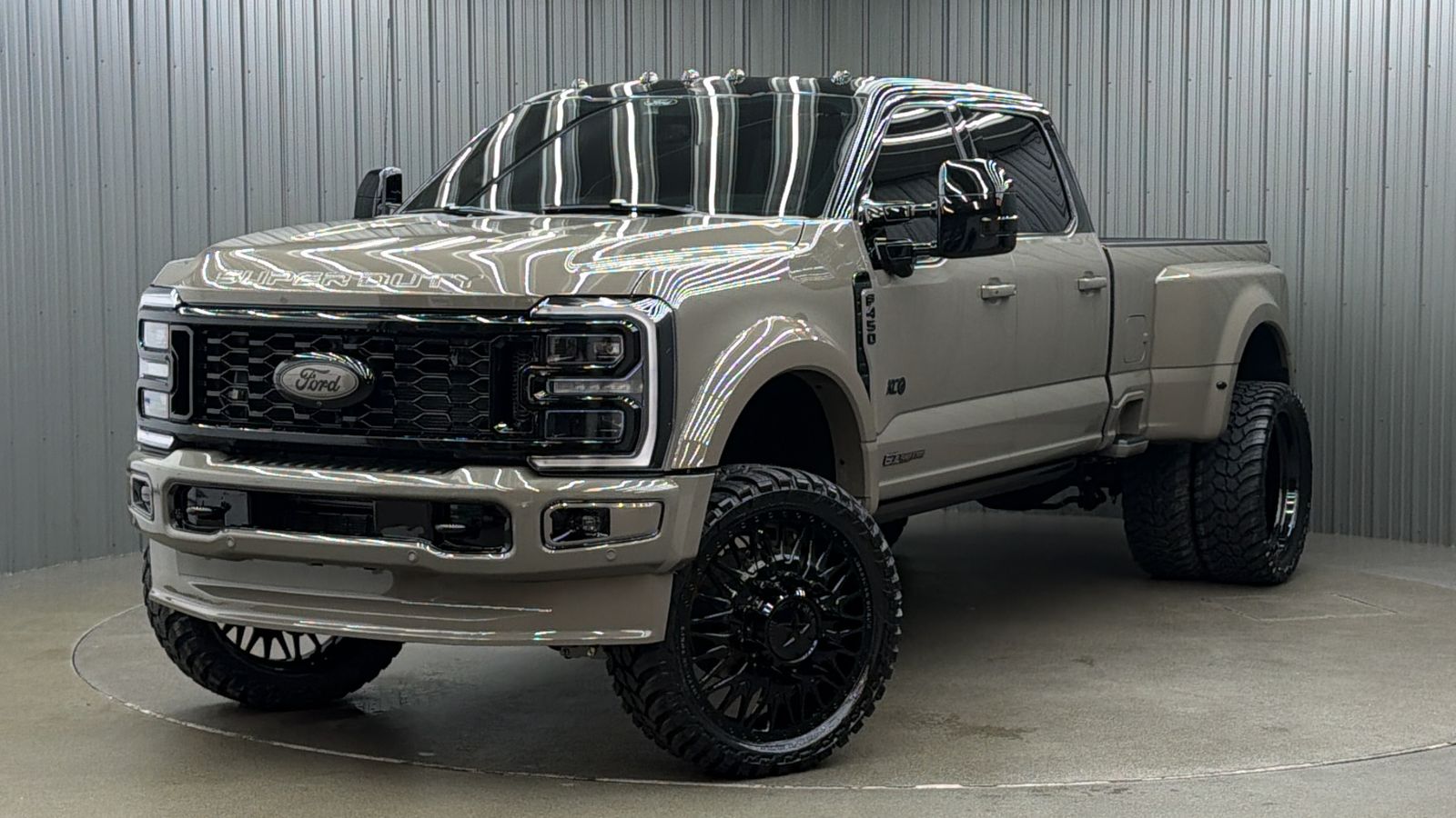 2026 Ford F-450 Platinum 4x4 Crew Cab 8' Box DRW's photo