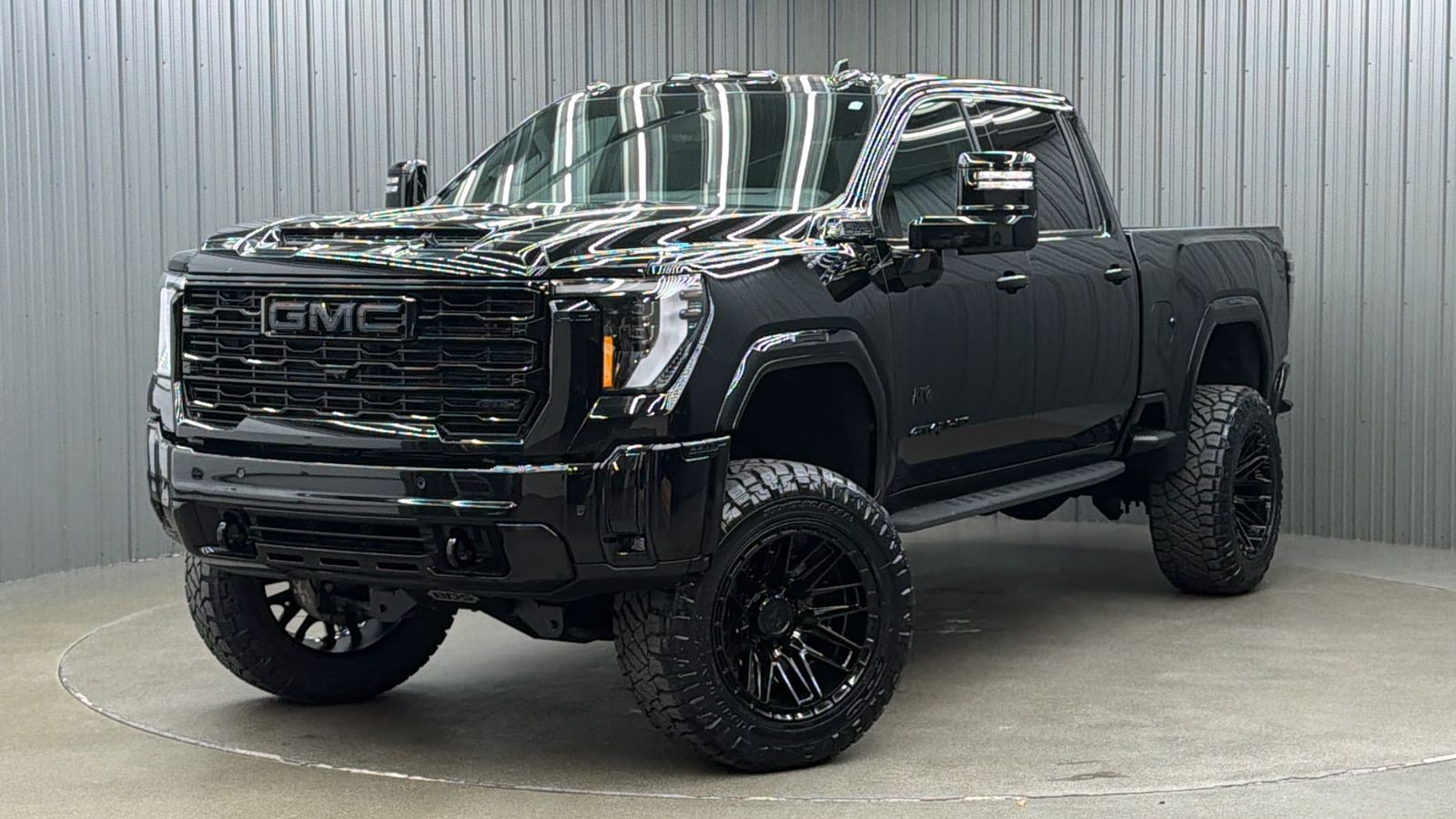 Lifted 2026 GMC Sierra 2500HD AT4 Premium Plus w/ COLORMATCH, Tech & Sunroof