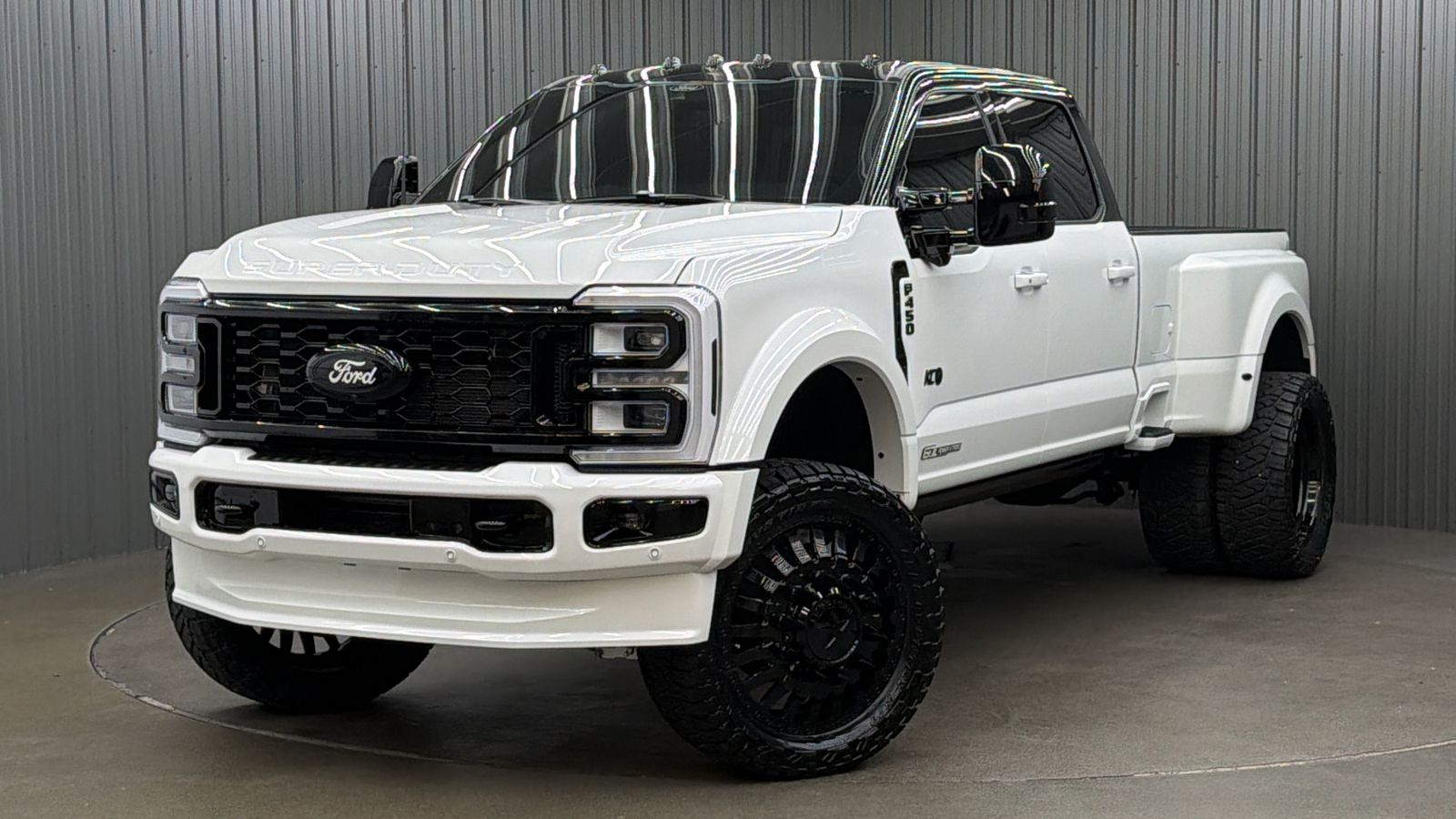 2026 Ford F-450 Platinum 4x4 Crew Cab 8' Box DRW's photo