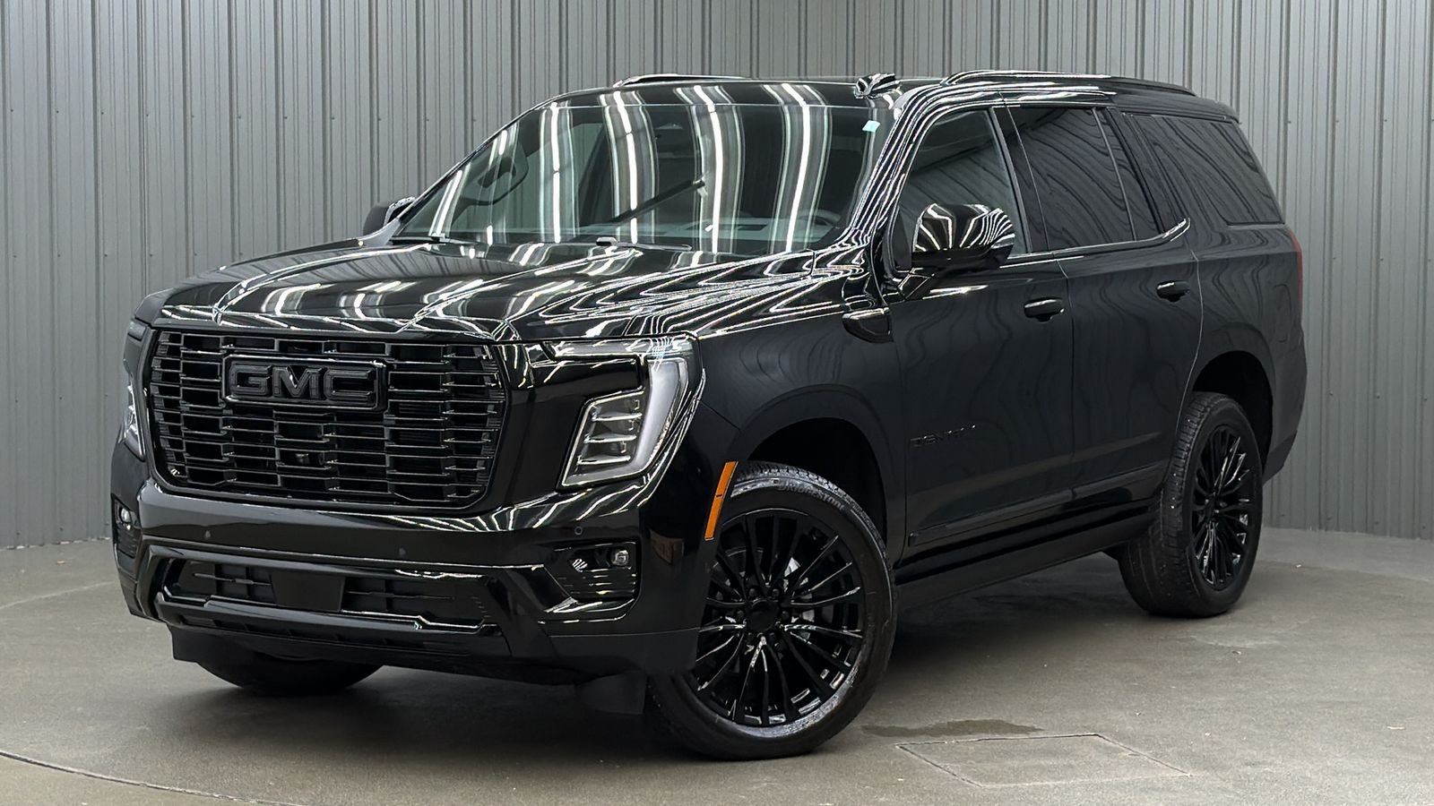 2026 GMC Yukon Denali w/ COLORMATCH, Power Steps & Sunroof