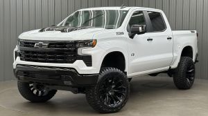 Lifted 2026 Chevrolet Silverado 1500 LT Trail Boss Premium Short Bed w/ Dark Appearance