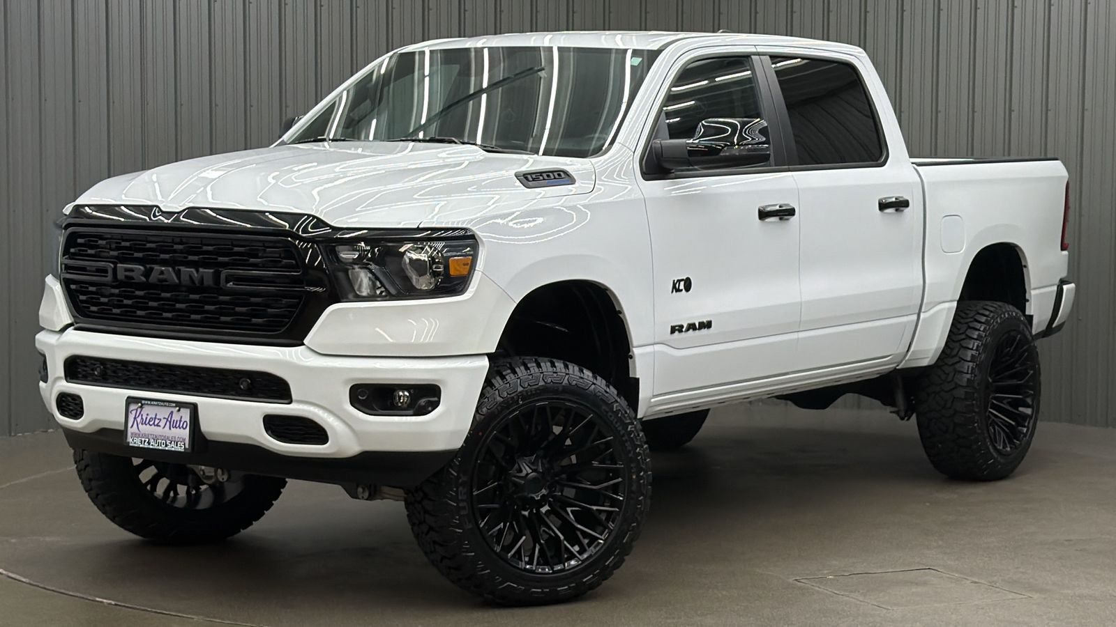 2023 RAM 1500 Big Horn/Lone Star 4x4 Crew Cab 5'7's photo
