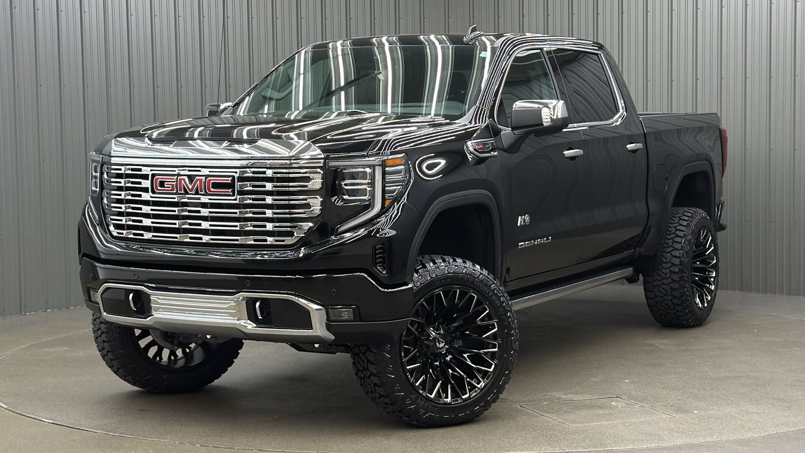 2025 GMC Sierra 4WD Crew Cab Short Box Denali's photo