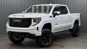 Lifted 2025 GMC Sierra 1500 Denali Ultimate Short Bed w/ Sunroof
