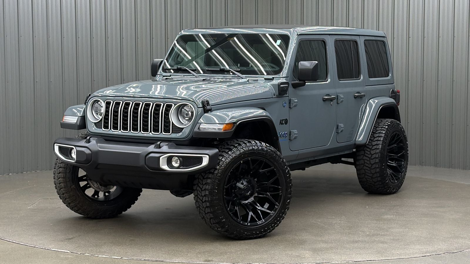 Lifted 2025 Jeep Wrangler Sahara 4xe w/ Active Safety & Sky Top