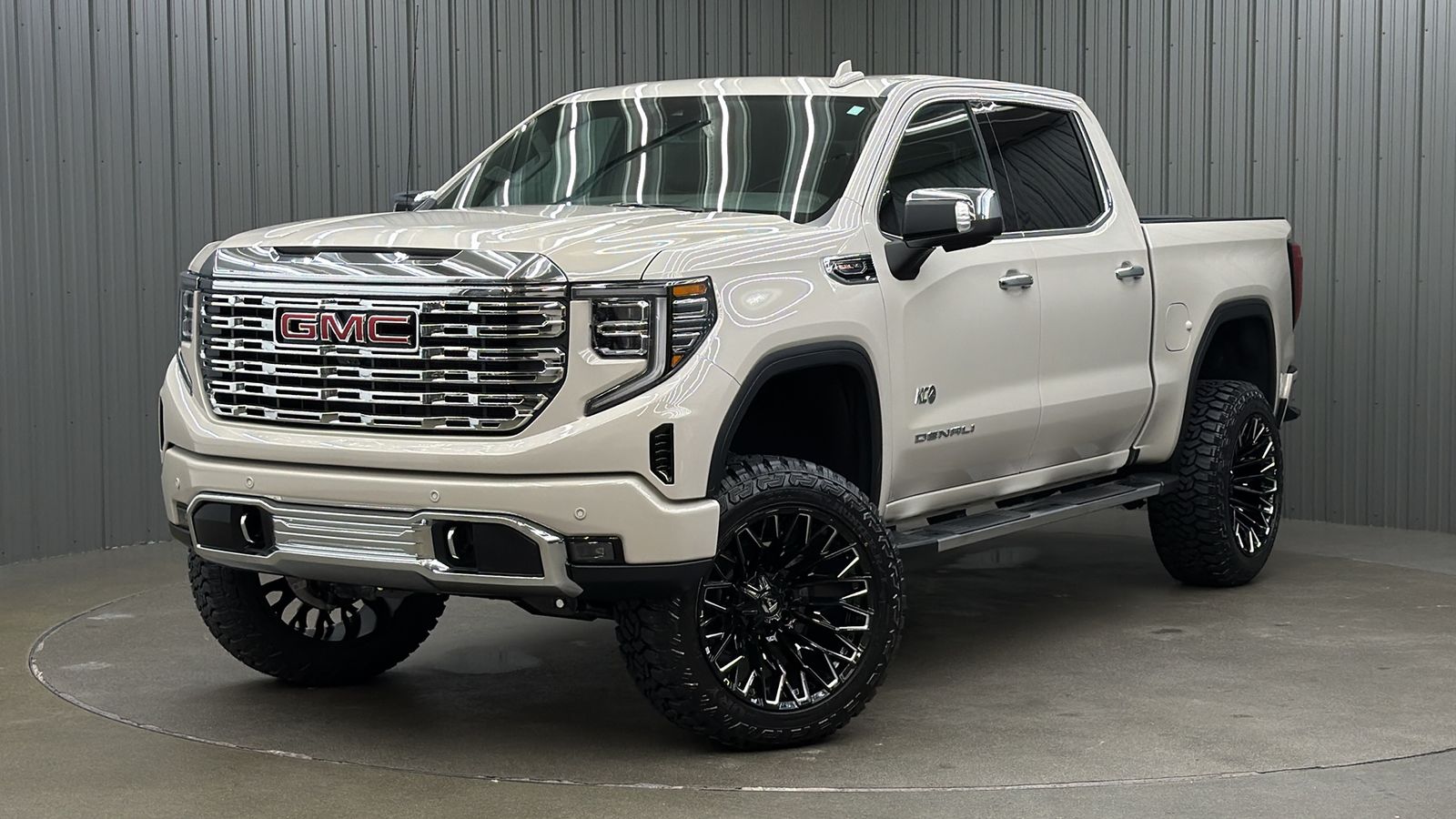 Lifted 2026 GMC Sierra 1500 Denali Short Bed w/ Active Exhaust & Sunroof