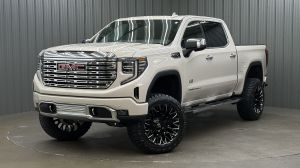 Lifted 2026 GMC Sierra 1500 Denali Short Bed w/ Active Exhaust & Sunroof