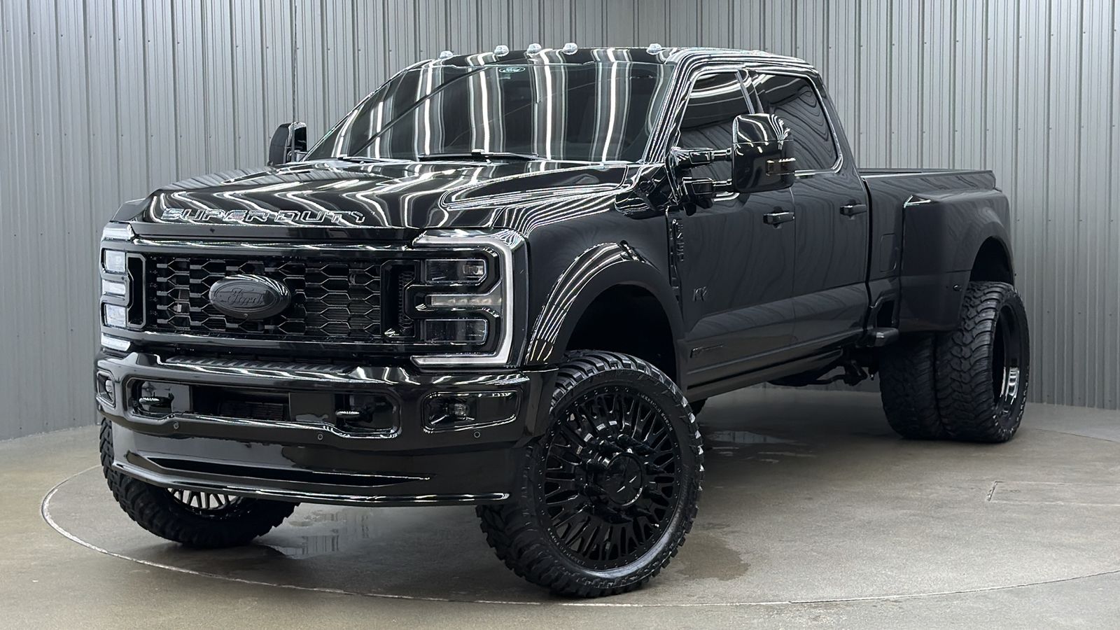 2026 Ford F-450 Platinum 4x4 Crew Cab 8' Box DRW's photo