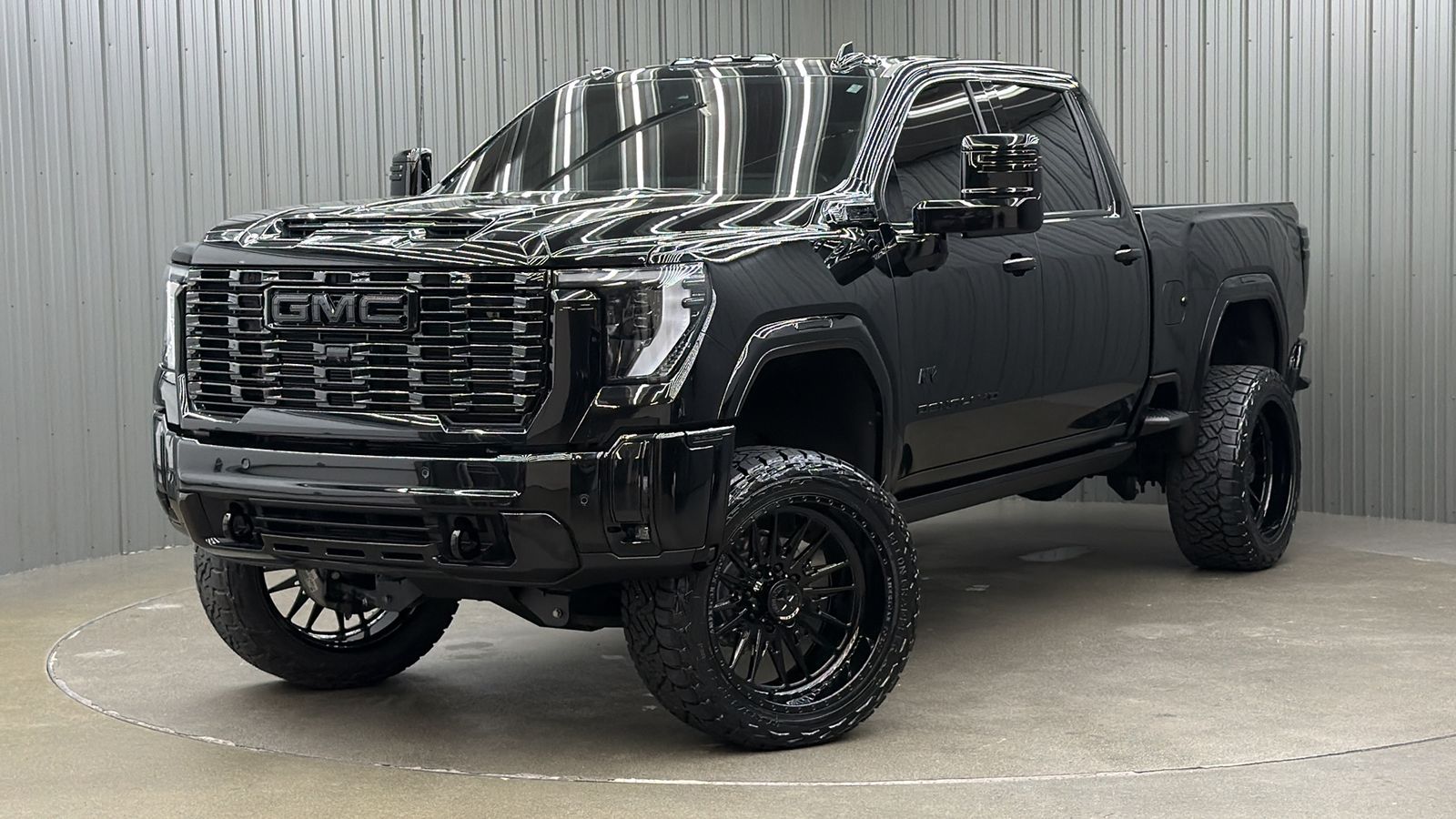 Lifted 2026 GMC Sierra 2500HD Denali Ultimate Short Bed w/ COLORMATCH & Sunroof