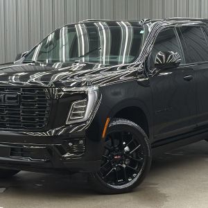 2026 GMC Yukon Denali w/ COLORMATCH, Power Steps & Sunroof