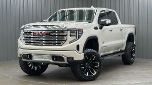 Lifted 2026 GMC Sierra 1500 Denali Short Bed w/ Sunroof